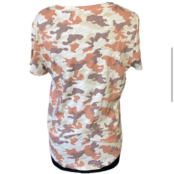 NWT Old Navy EveryWear Printed V-Neck T-Shirt - Picture 2 of 10